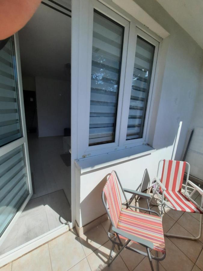 Apartament Zorzy Przy Instytucie Kardiologii Anin Apartman Varsó Kültér fotó