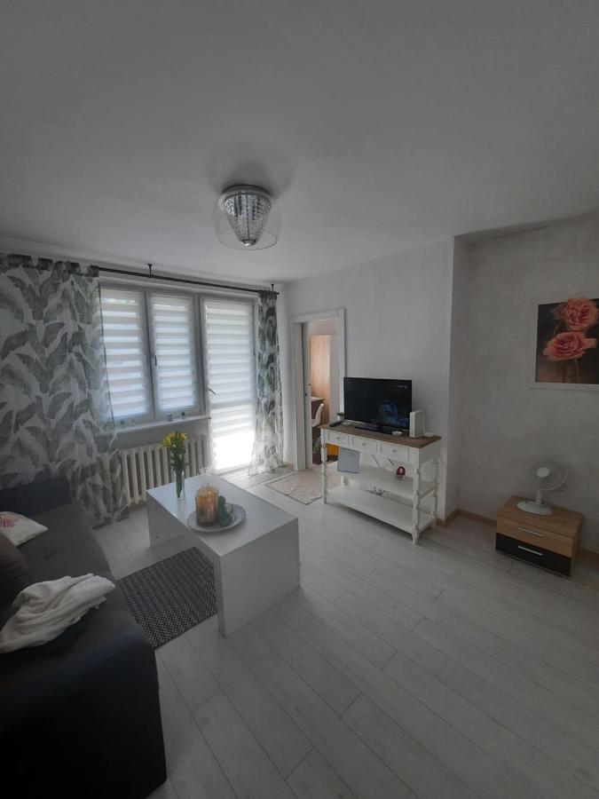 Apartament Zorzy Przy Instytucie Kardiologii Anin Apartman Varsó Kültér fotó