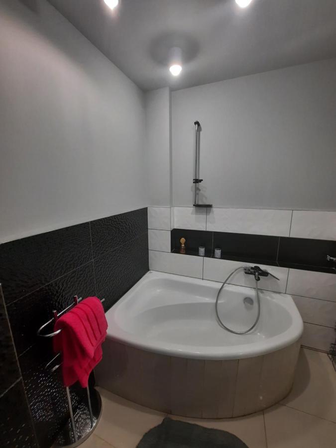 Apartament Zorzy Przy Instytucie Kardiologii Anin Varsó Kültér fotó