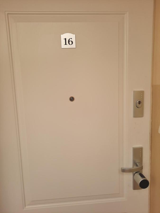 Apartament Zorzy Przy Instytucie Kardiologii Anin Apartman Varsó Kültér fotó